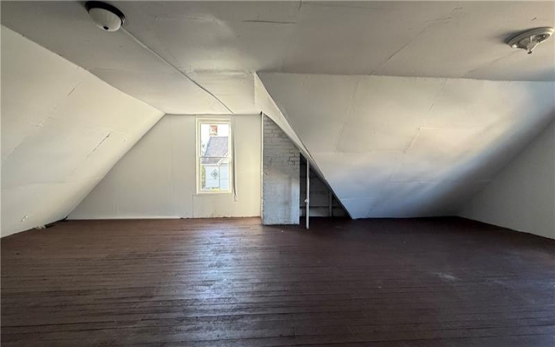 1633 Leishman Ave, New Kensington, 15068, 5 Bedrooms Bedrooms, ,2.1 BathroomsBathrooms,Residential,For Sale,Leishman Ave,1760051