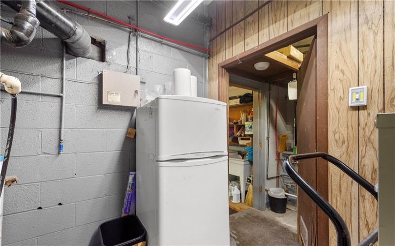 595 N Main Street, Washington, 15301, ,Commercial-industrial-business,For Sale,N Main Street,1760068