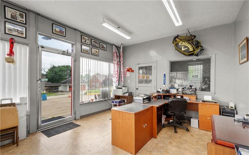 595 N Main Street, Washington, 15301, ,Commercial-industrial-business,For Sale,N Main Street,1760068