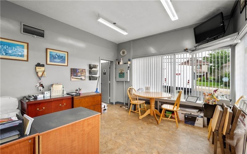 595 N Main Street, Washington, 15301, ,Commercial-industrial-business,For Sale,N Main Street,1760068