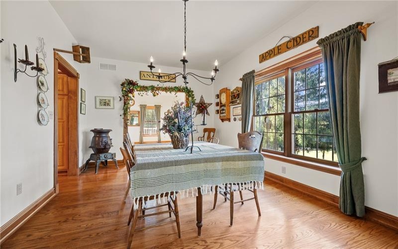 959 Bentleyville Rd, Charleroi, 15022, 4 Bedrooms Bedrooms, ,3.1 BathroomsBathrooms,Farm-acreage-lot,For Sale,Barn, Multi-purpose buildng,Bentleyville Rd,1760127