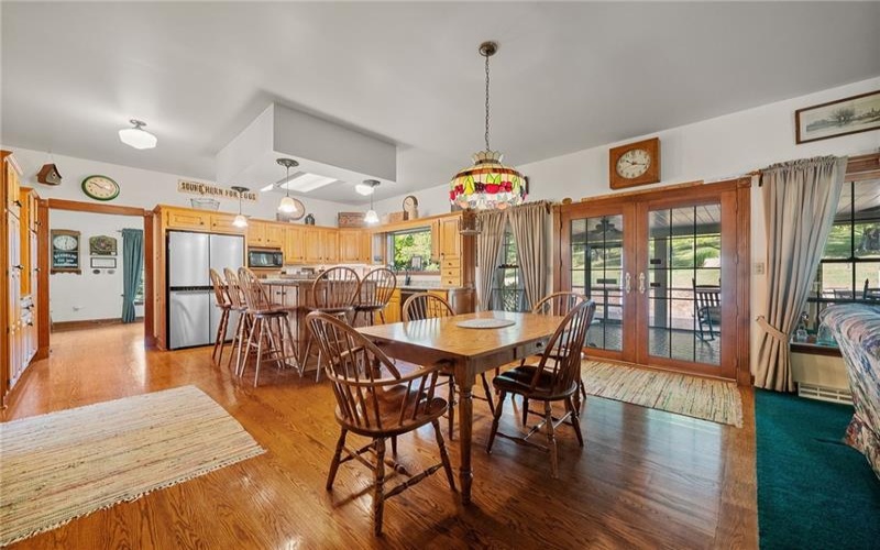 959 Bentleyville Rd, Charleroi, 15022, 4 Bedrooms Bedrooms, ,3.1 BathroomsBathrooms,Farm-acreage-lot,For Sale,Barn, Multi-purpose buildng,Bentleyville Rd,1760127