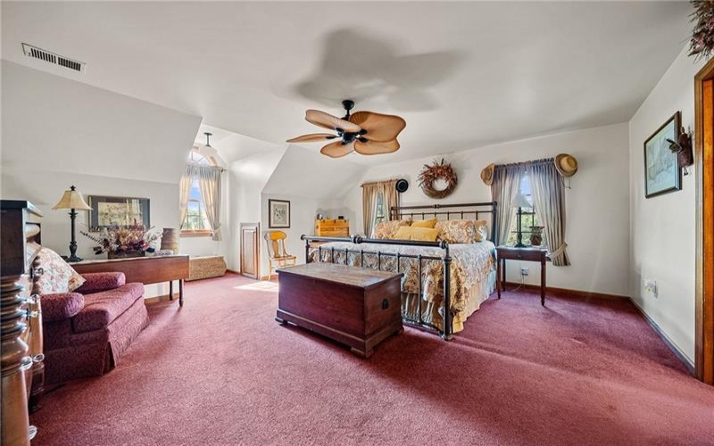 959 Bentleyville Rd, Charleroi, 15022, 4 Bedrooms Bedrooms, ,3.1 BathroomsBathrooms,Farm-acreage-lot,For Sale,Barn, Multi-purpose buildng,Bentleyville Rd,1760127
