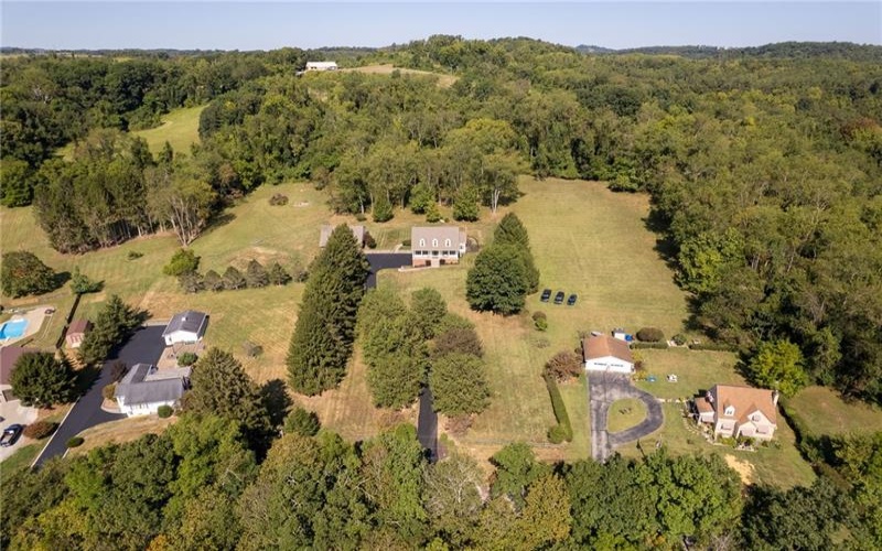 959 Bentleyville Rd, Charleroi, 15022, 4 Bedrooms Bedrooms, ,3.1 BathroomsBathrooms,Farm-acreage-lot,For Sale,Barn, Multi-purpose buildng,Bentleyville Rd,1760127