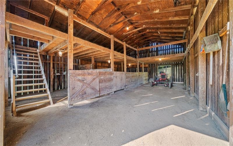 959 Bentleyville Rd, Charleroi, 15022, 4 Bedrooms Bedrooms, ,3.1 BathroomsBathrooms,Farm-acreage-lot,For Sale,Barn, Multi-purpose buildng,Bentleyville Rd,1760127