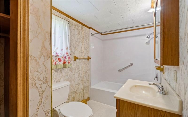 238 Odonnal Rd, Mill Run, 15464, 3 Bedrooms Bedrooms, ,2 BathroomsBathrooms,Residential,For Sale,Odonnal Rd,1760395
