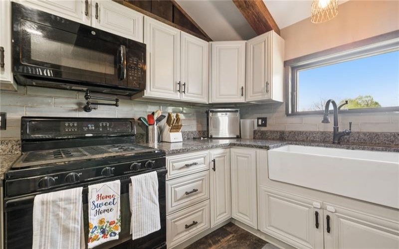 35 Bucey Rd, Burgettstown, 15021, 3 Bedrooms Bedrooms, ,1 BathroomBathrooms,Residential,For Sale,Bucey Rd,1760403