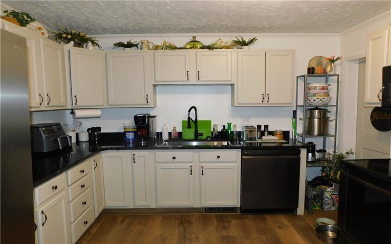 39 May Street, Fairchance, 15436, 3 Bedrooms Bedrooms, ,2 BathroomsBathrooms,Residential,For Sale,May Street,1760418