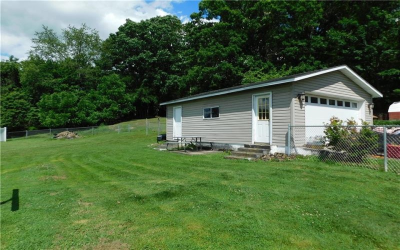39 May Street, Fairchance, 15436, 3 Bedrooms Bedrooms, ,2 BathroomsBathrooms,Residential,For Sale,May Street,1760418