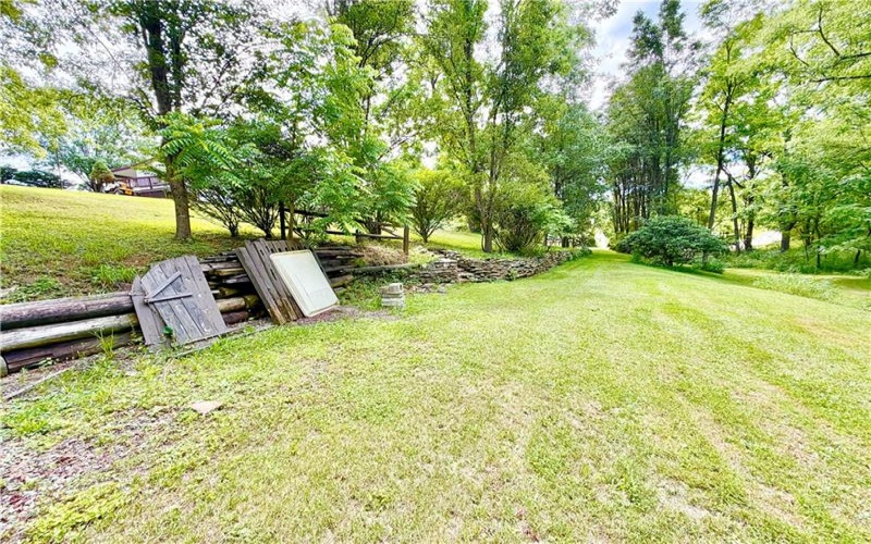 286 Willow Grove Road, Masontown, 15461, 2 Bedrooms Bedrooms, ,2 BathroomsBathrooms,Residential,For Sale,Willow Grove Road,1760468