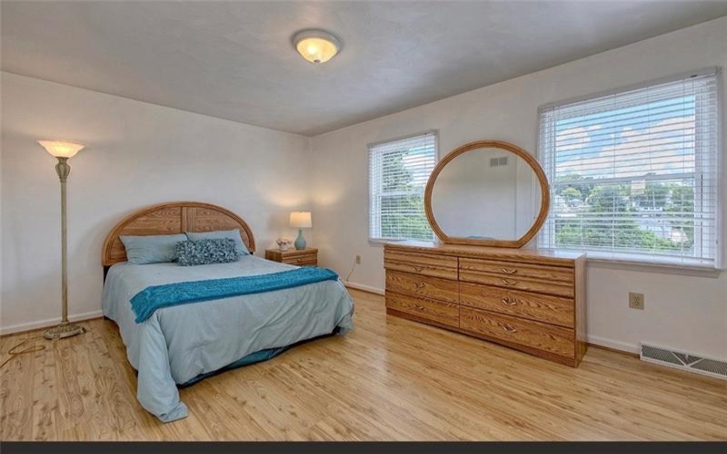 727 Dithridge St., Jeanette, 15644, 3 Bedrooms Bedrooms, 8 Rooms Rooms,1.1 BathroomsBathrooms,Residential,For Sale,Dithridge St.,1760478