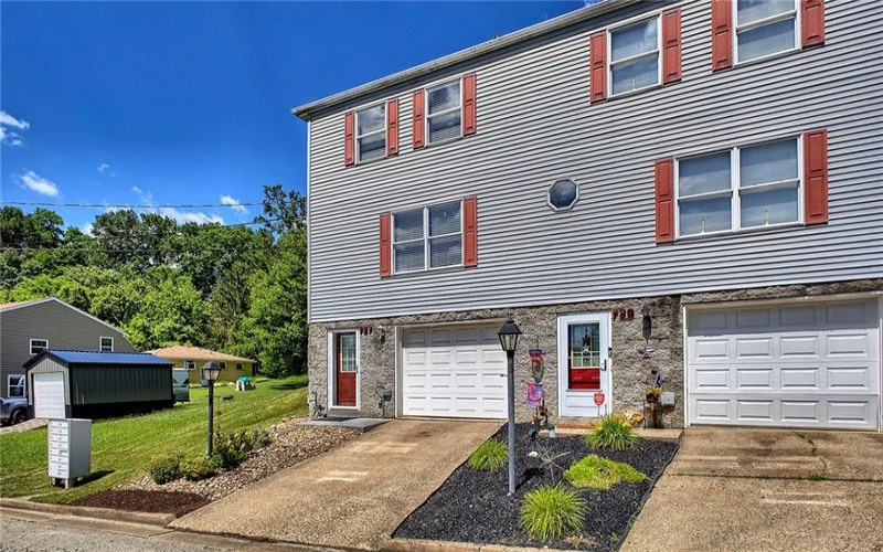727 Dithridge St., Jeanette, 15644, 3 Bedrooms Bedrooms, 8 Rooms Rooms,1.1 BathroomsBathrooms,Residential,For Sale,Dithridge St.,1760478