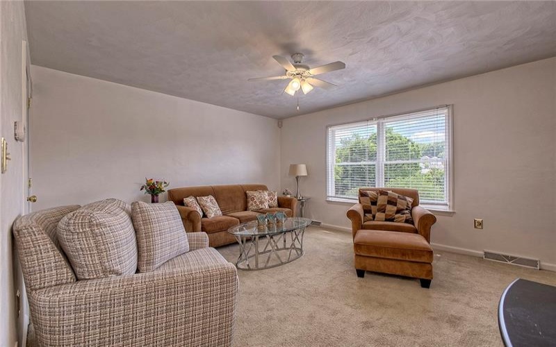 727 Dithridge St., Jeanette, 15644, 3 Bedrooms Bedrooms, 8 Rooms Rooms,1.1 BathroomsBathrooms,Residential,For Sale,Dithridge St.,1760478