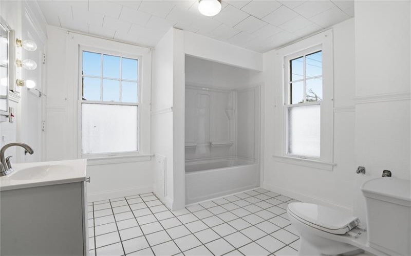 313 Morgantown St, Uniontown, 15401, 3 Bedrooms Bedrooms, 6 Rooms Rooms,1.1 BathroomsBathrooms,Residential,For Sale,Morgantown St,1760507