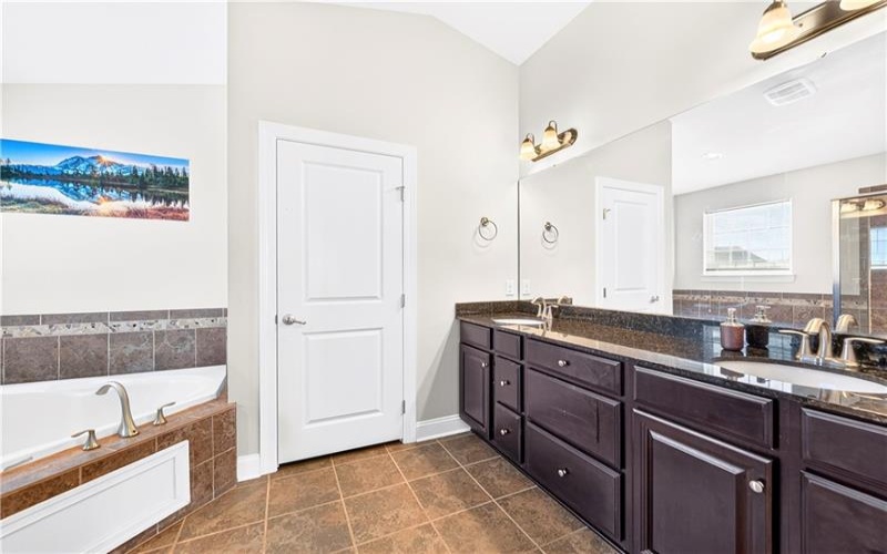 2084 Majestic Dr, Canonsburg, 15317, 4 Bedrooms Bedrooms, 12 Rooms Rooms,3.1 BathroomsBathrooms,Residential,For Sale,Majestic Dr,1759902
