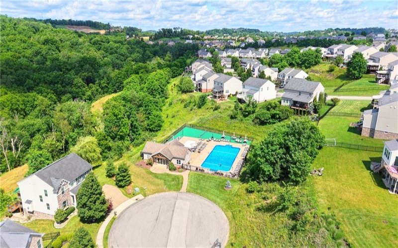 2084 Majestic Dr, Canonsburg, 15317, 4 Bedrooms Bedrooms, 12 Rooms Rooms,3.1 BathroomsBathrooms,Residential,For Sale,Majestic Dr,1759902
