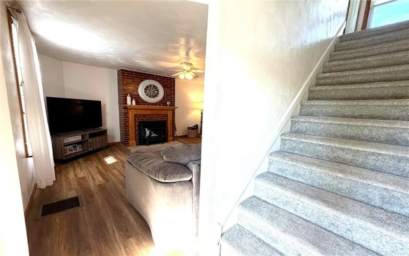 2067 Broadway Ave, Greensburg, 15601, 2 Bedrooms Bedrooms, 7 Rooms Rooms,1 BathroomBathrooms,Residential,For Sale,Broadway Ave,1760369
