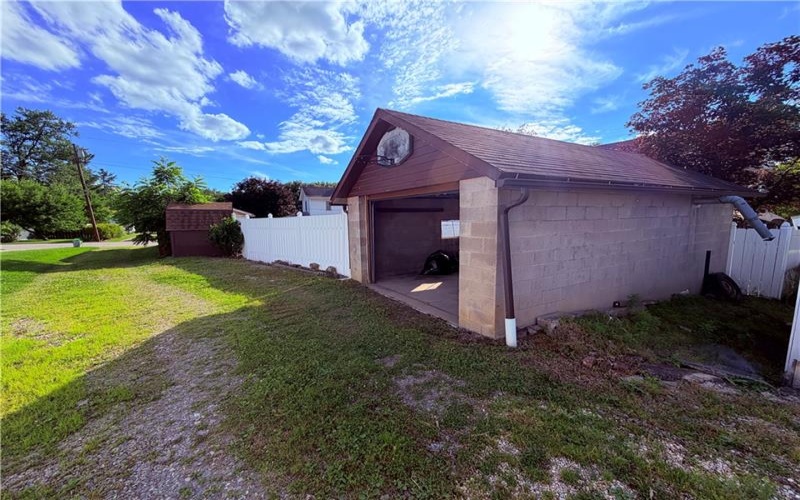2067 Broadway Ave, Greensburg, 15601, 2 Bedrooms Bedrooms, 7 Rooms Rooms,1 BathroomBathrooms,Residential,For Sale,Broadway Ave,1760369
