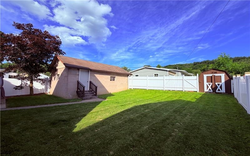 2067 Broadway Ave, Greensburg, 15601, 2 Bedrooms Bedrooms, 7 Rooms Rooms,1 BathroomBathrooms,Residential,For Sale,Broadway Ave,1760369