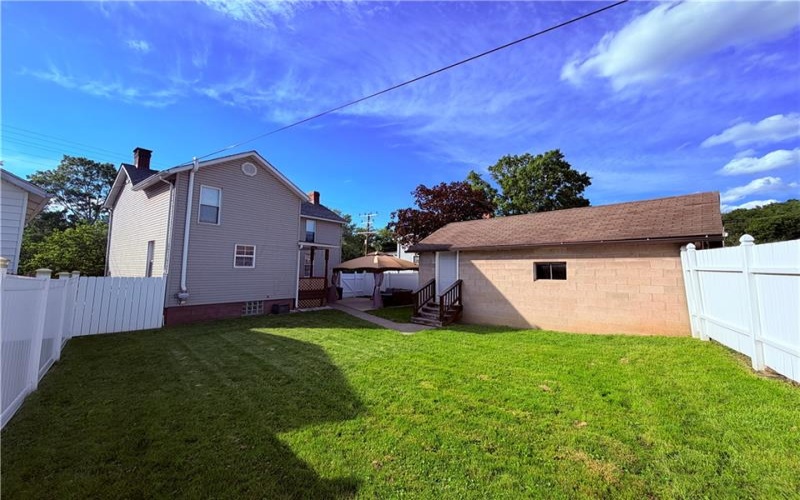 2067 Broadway Ave, Greensburg, 15601, 2 Bedrooms Bedrooms, 7 Rooms Rooms,1 BathroomBathrooms,Residential,For Sale,Broadway Ave,1760369