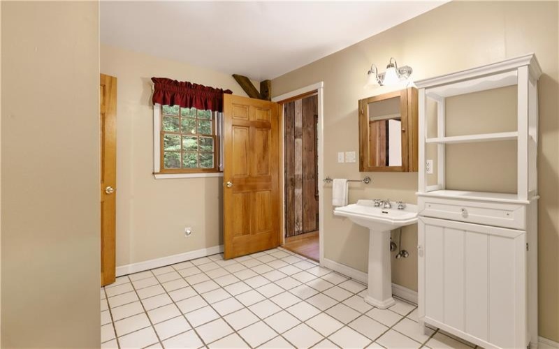 272 Mountain View Rd, Acme, 15610, 3 Bedrooms Bedrooms, ,3 BathroomsBathrooms,Residential,For Sale,Mountain View Rd,1760444