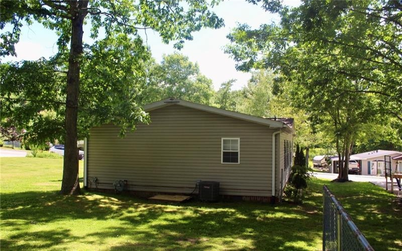 806 Center St, Boswell, 15531, 2 Bedrooms Bedrooms, ,1 BathroomBathrooms,Residential,For Sale,Center St,1760461