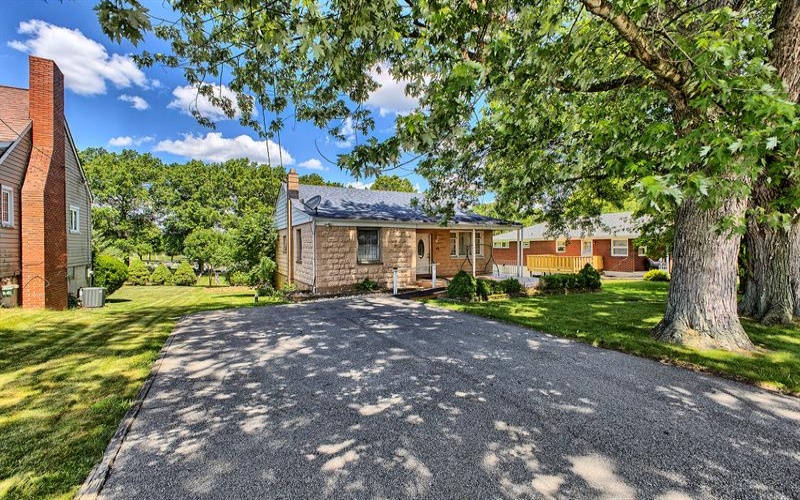 608 Wyandotte STREET, North Huntingdon, 15642, 2 Bedrooms Bedrooms, 4 Rooms Rooms,1.1 BathroomsBathrooms,Residential,For Sale,Wyandotte,1760576
