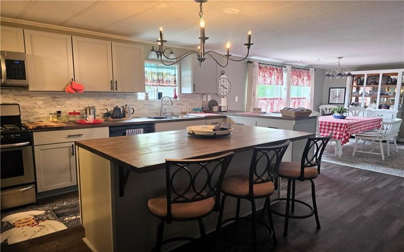 114 Sheffield Drive, Delmont, 15626, 2 Bedrooms Bedrooms, 7 Rooms Rooms,2 BathroomsBathrooms,Residential,For Sale,Sheffield Drive,1760592
