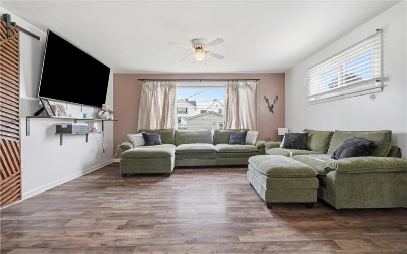 25 Lincoln Ave, Irwin, 15642, 4 Bedrooms Bedrooms, 7 Rooms Rooms,1.1 BathroomsBathrooms,Residential,For Sale,Lincoln Ave,1760614