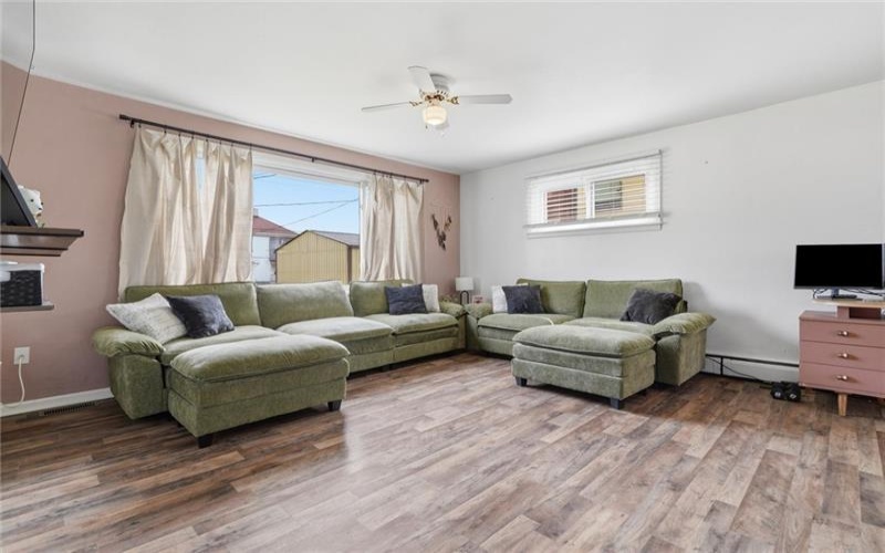 25 Lincoln Ave, Irwin, 15642, 4 Bedrooms Bedrooms, 7 Rooms Rooms,1.1 BathroomsBathrooms,Residential,For Sale,Lincoln Ave,1760614