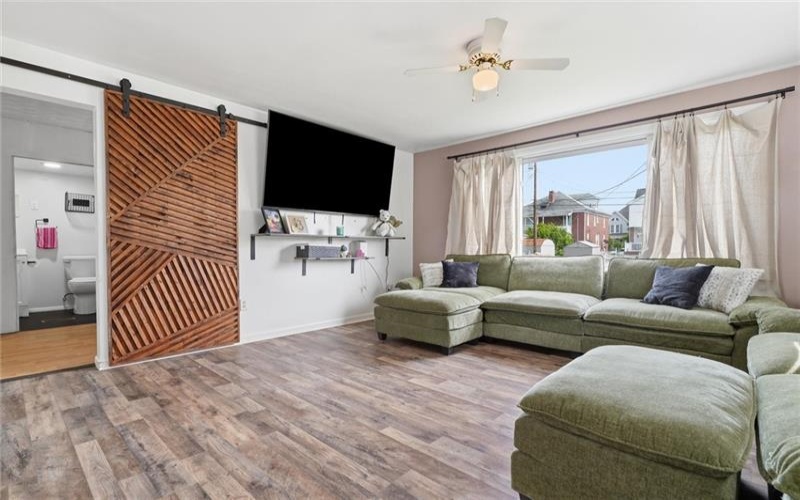 25 Lincoln Ave, Irwin, 15642, 4 Bedrooms Bedrooms, 7 Rooms Rooms,1.1 BathroomsBathrooms,Residential,For Sale,Lincoln Ave,1760614