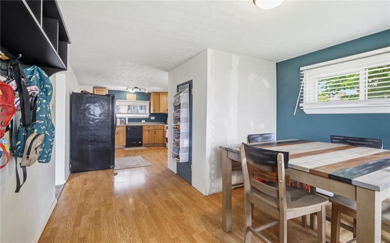 25 Lincoln Ave, Irwin, 15642, 4 Bedrooms Bedrooms, 7 Rooms Rooms,1.1 BathroomsBathrooms,Residential,For Sale,Lincoln Ave,1760614