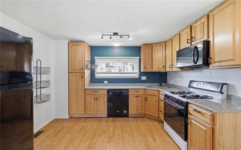 25 Lincoln Ave, Irwin, 15642, 4 Bedrooms Bedrooms, 7 Rooms Rooms,1.1 BathroomsBathrooms,Residential,For Sale,Lincoln Ave,1760614