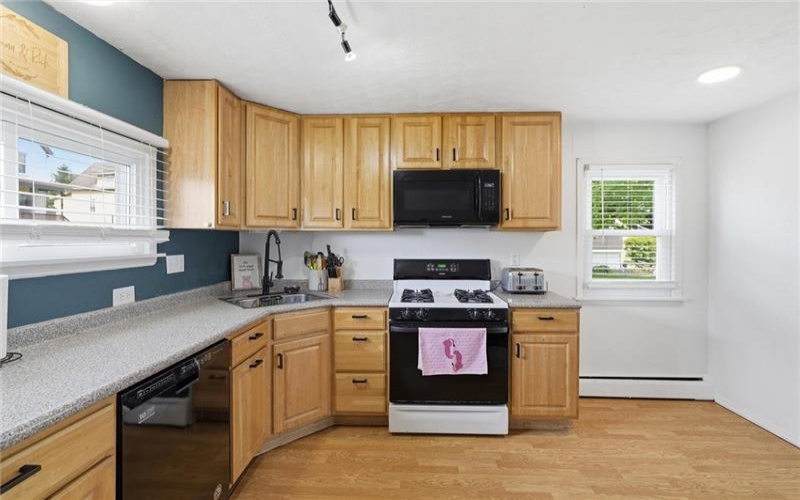 25 Lincoln Ave, Irwin, 15642, 4 Bedrooms Bedrooms, 7 Rooms Rooms,1.1 BathroomsBathrooms,Residential,For Sale,Lincoln Ave,1760614