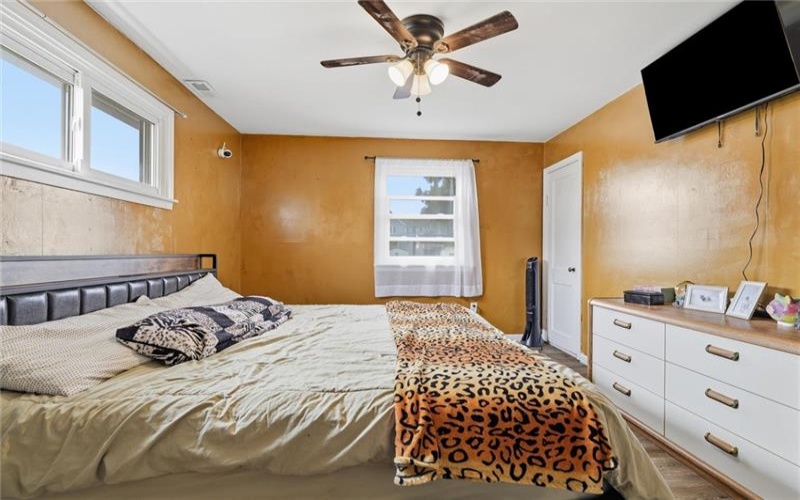 25 Lincoln Ave, Irwin, 15642, 4 Bedrooms Bedrooms, 7 Rooms Rooms,1.1 BathroomsBathrooms,Residential,For Sale,Lincoln Ave,1760614