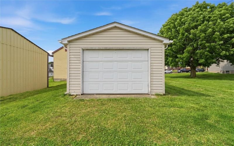 25 Lincoln Ave, Irwin, 15642, 4 Bedrooms Bedrooms, 7 Rooms Rooms,1.1 BathroomsBathrooms,Residential,For Sale,Lincoln Ave,1760614