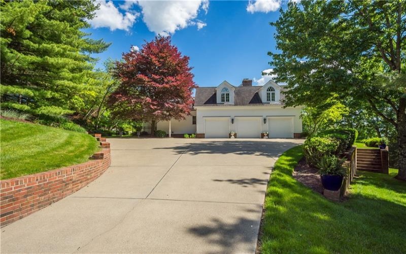 128 Mount Blaine Dr, McMurray, 15317, 5 Bedrooms Bedrooms, 13 Rooms Rooms,4.2 BathroomsBathrooms,Residential,For Sale,Mount Blaine Dr,1759200