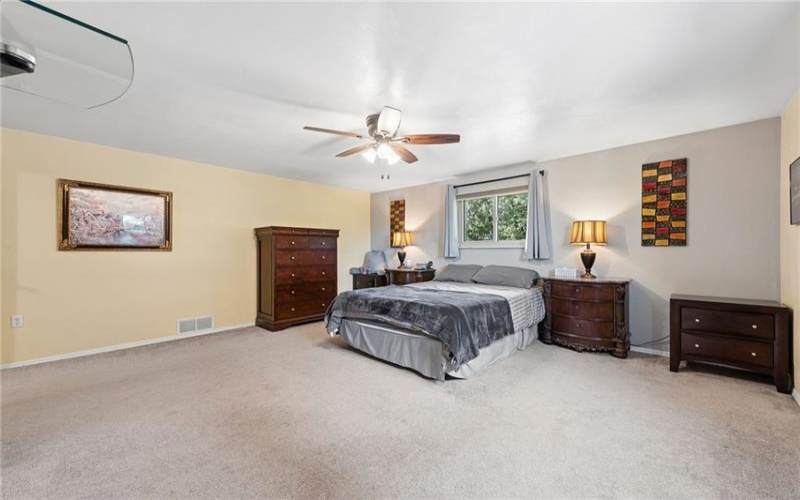 170 Summit Dr, Irwin, 15642, 3 Bedrooms Bedrooms, 11 Rooms Rooms,2 BathroomsBathrooms,Residential,For Sale,Summit Dr,1760419