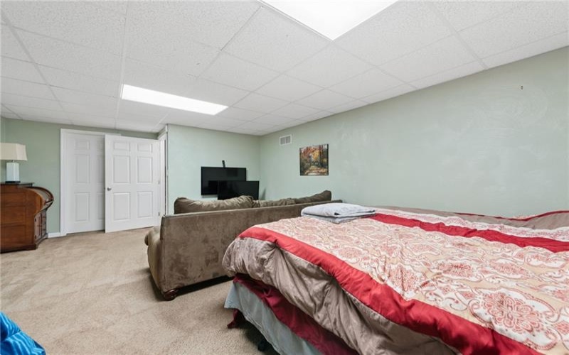 170 Summit Dr, Irwin, 15642, 3 Bedrooms Bedrooms, 11 Rooms Rooms,2 BathroomsBathrooms,Residential,For Sale,Summit Dr,1760419