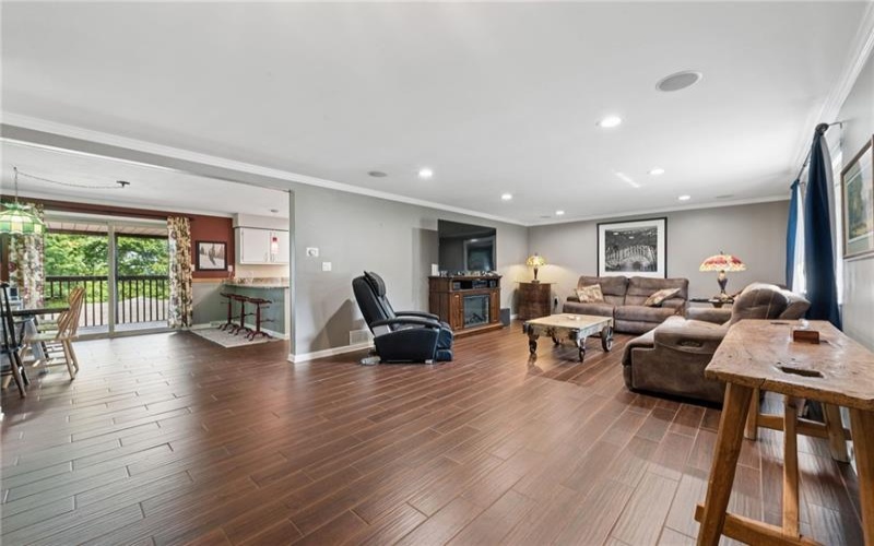 170 Summit Dr, Irwin, 15642, 3 Bedrooms Bedrooms, 11 Rooms Rooms,2 BathroomsBathrooms,Residential,For Sale,Summit Dr,1760419
