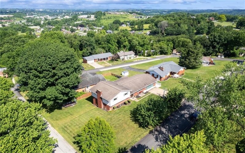 170 Summit Dr, Irwin, 15642, 3 Bedrooms Bedrooms, 11 Rooms Rooms,2 BathroomsBathrooms,Residential,For Sale,Summit Dr,1760419