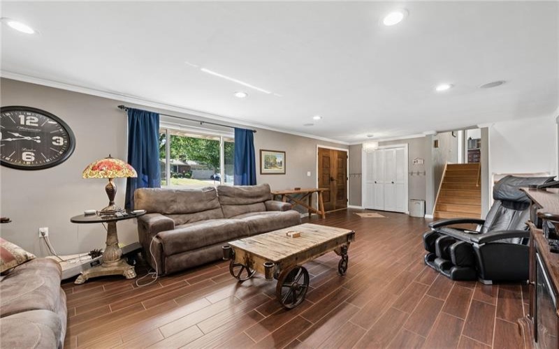 170 Summit Dr, Irwin, 15642, 3 Bedrooms Bedrooms, 11 Rooms Rooms,2 BathroomsBathrooms,Residential,For Sale,Summit Dr,1760419