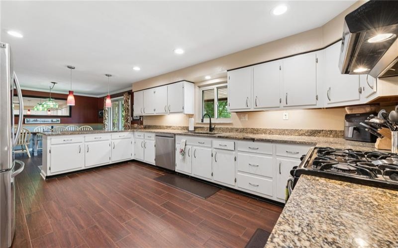 170 Summit Dr, Irwin, 15642, 3 Bedrooms Bedrooms, 11 Rooms Rooms,2 BathroomsBathrooms,Residential,For Sale,Summit Dr,1760419