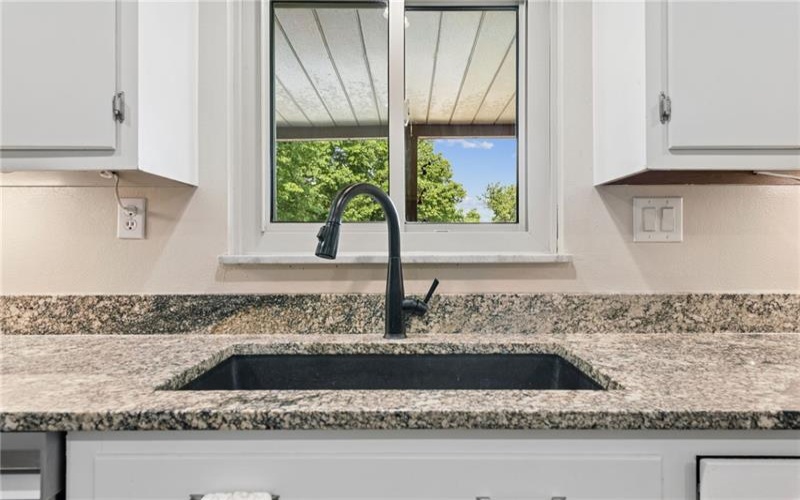 170 Summit Dr, Irwin, 15642, 3 Bedrooms Bedrooms, 11 Rooms Rooms,2 BathroomsBathrooms,Residential,For Sale,Summit Dr,1760419