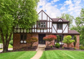 153 Oakwood, McMurray, 15317, 4 Bedrooms Bedrooms, 12 Rooms Rooms,3.1 BathroomsBathrooms,Residential,For Sale,Oakwood,1760629