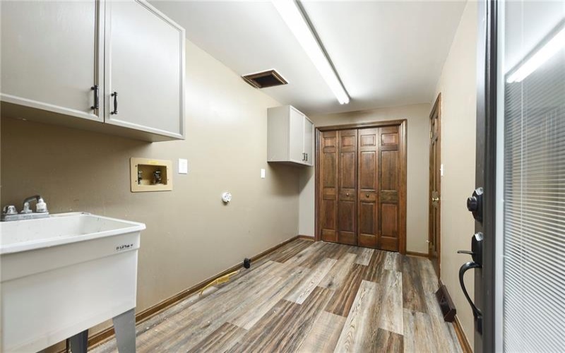 153 Oakwood, McMurray, 15317, 4 Bedrooms Bedrooms, 12 Rooms Rooms,3.1 BathroomsBathrooms,Residential,For Sale,Oakwood,1760629