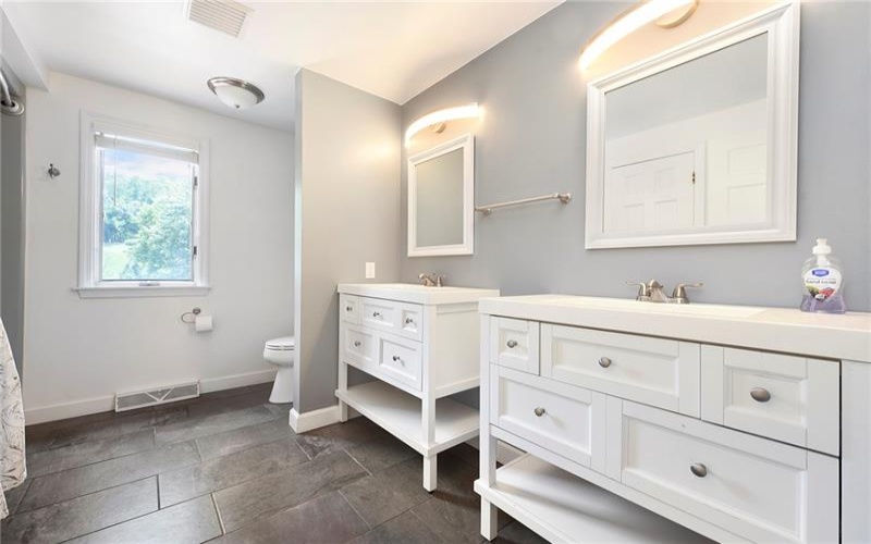 153 Oakwood, McMurray, 15317, 4 Bedrooms Bedrooms, 12 Rooms Rooms,3.1 BathroomsBathrooms,Residential,For Sale,Oakwood,1760629