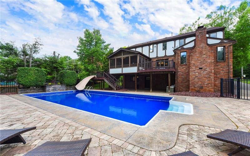 153 Oakwood, McMurray, 15317, 4 Bedrooms Bedrooms, 12 Rooms Rooms,3.1 BathroomsBathrooms,Residential,For Sale,Oakwood,1760629