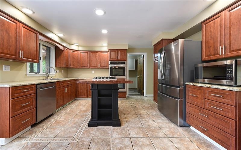 153 Oakwood, McMurray, 15317, 4 Bedrooms Bedrooms, 12 Rooms Rooms,3.1 BathroomsBathrooms,Residential,For Sale,Oakwood,1760629