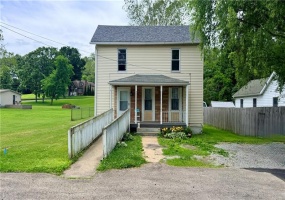 3 Pottstown St, Dunbar, 15431, 2 Bedrooms Bedrooms, ,1 BathroomBathrooms,Residential,For Sale,Pottstown St,1760751